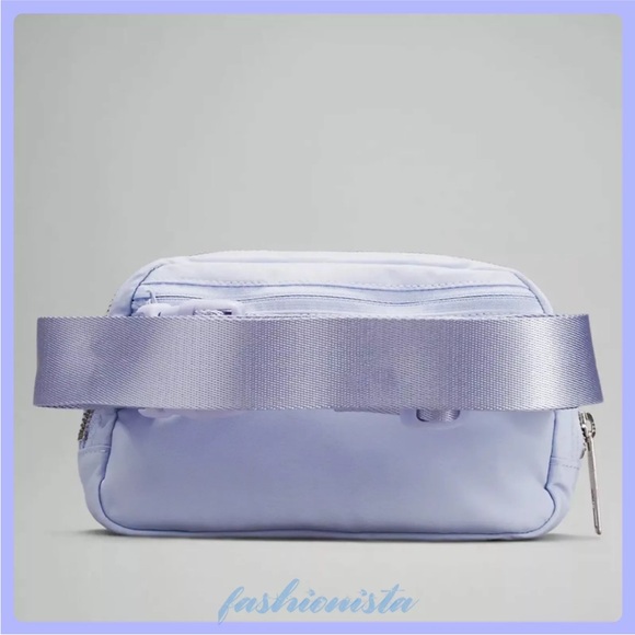 🆕 NWT Lululemon Everywhere Belt Bag 1L Blue Pastel - Picture 4 of 8